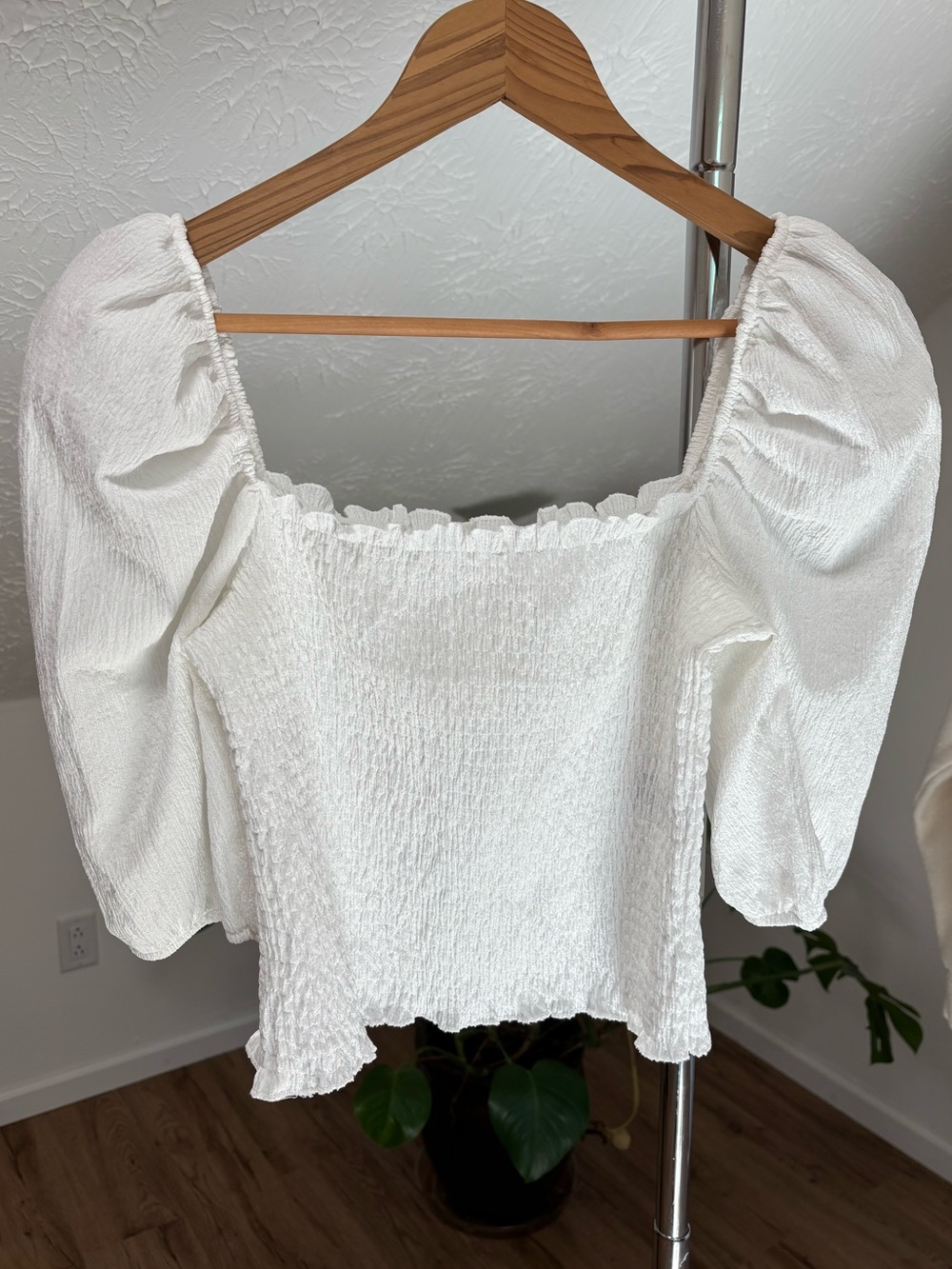 Romantic cottage core, whimsical puff sleeve top with ruched body, medium